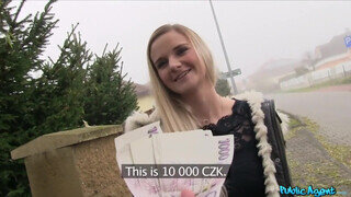 Világos Szőke tinédzser gigászi keblű kertvárosi fiatal Kate Pearl pénzért dugható