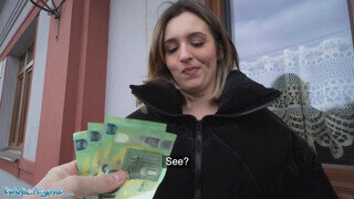 Myss Alessandra a nagyméretű keblű tetkós kisasszony pénzért dugható
