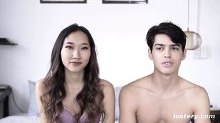 Szemrevaló francia pár csodás édeshármasban élvezi az anal dugást