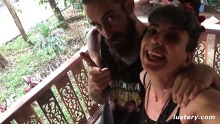 Maya megadja magát edward bazinagy faszának a dzsingelben