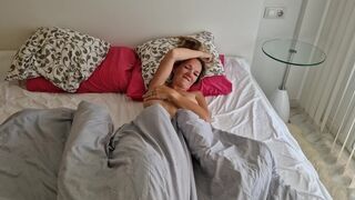 Csábító pali megbassza a haver feleségét, miután az lelépett, és pov videót készít neki