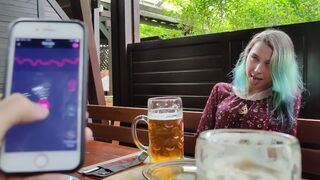 Távirányítós orgasztus vezérlése a nevelő nővéremmel a b�rában!