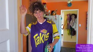 A bohóckollégium vonzó jelentkezése – nevelő anya cidázza ki a titkát