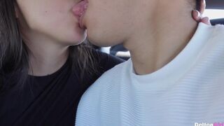 Autóban együttlét egy szexy csajjal, a valaga egyszerűen lenyűgöző!