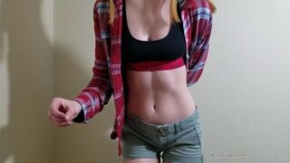 Harminc perces kínzó élvezetjáték egy vörös tinédzser csajjal