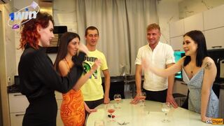 Újévi szext�c a szvingerklubban – óriási faszok csat�ja!