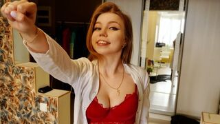 Kisankanna orosz gyógymódja a vírusra – fiatal cumizás cosplayben