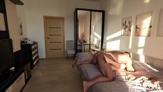 Nevelő apukám mindig bejön a szobámba zuhanyzás után