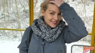 A pályaudvaron teherbe ejtve