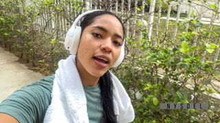 Az edzőteremben megismert csávó megbassza szűk puncimat és telelövi - amatőr pár