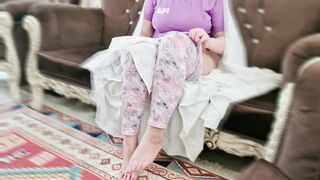 Ellenállhatatlan szomszéd nő kérte, mutassam meg a farkam, és vad kufircolás lett belőle