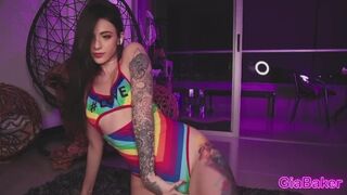 Gia_baker fullos tánca és vad maszturbációja webkamerán
