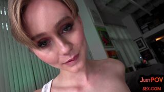 Alicia Williams könyörtelen popsi kalandja Mr POV-val POV nézetben