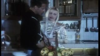 Rocco Siffredi és Roberto Malone orál jelenete a Carcere amori bestiali második epizódjában retro amatőr stílusban