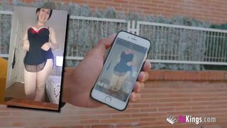Szomszédjával forgat forró videót egy rászoruló anyuci a FaKings csatornánál amatőr szenvedéllyel